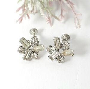 Vintage Weiss Emerald & Round Cut Crystal Rhinestone Screw Back Earrings